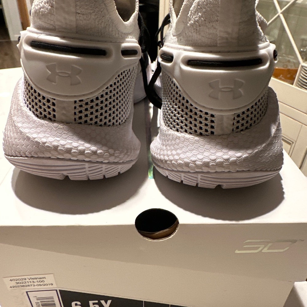 Curry GS 6.5Y